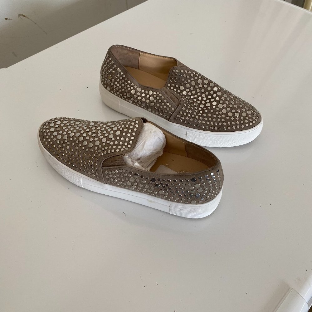 Vince Camuto Sz9.5M Women Kindra Taupe Leather Silver Studded Platform Sneaker